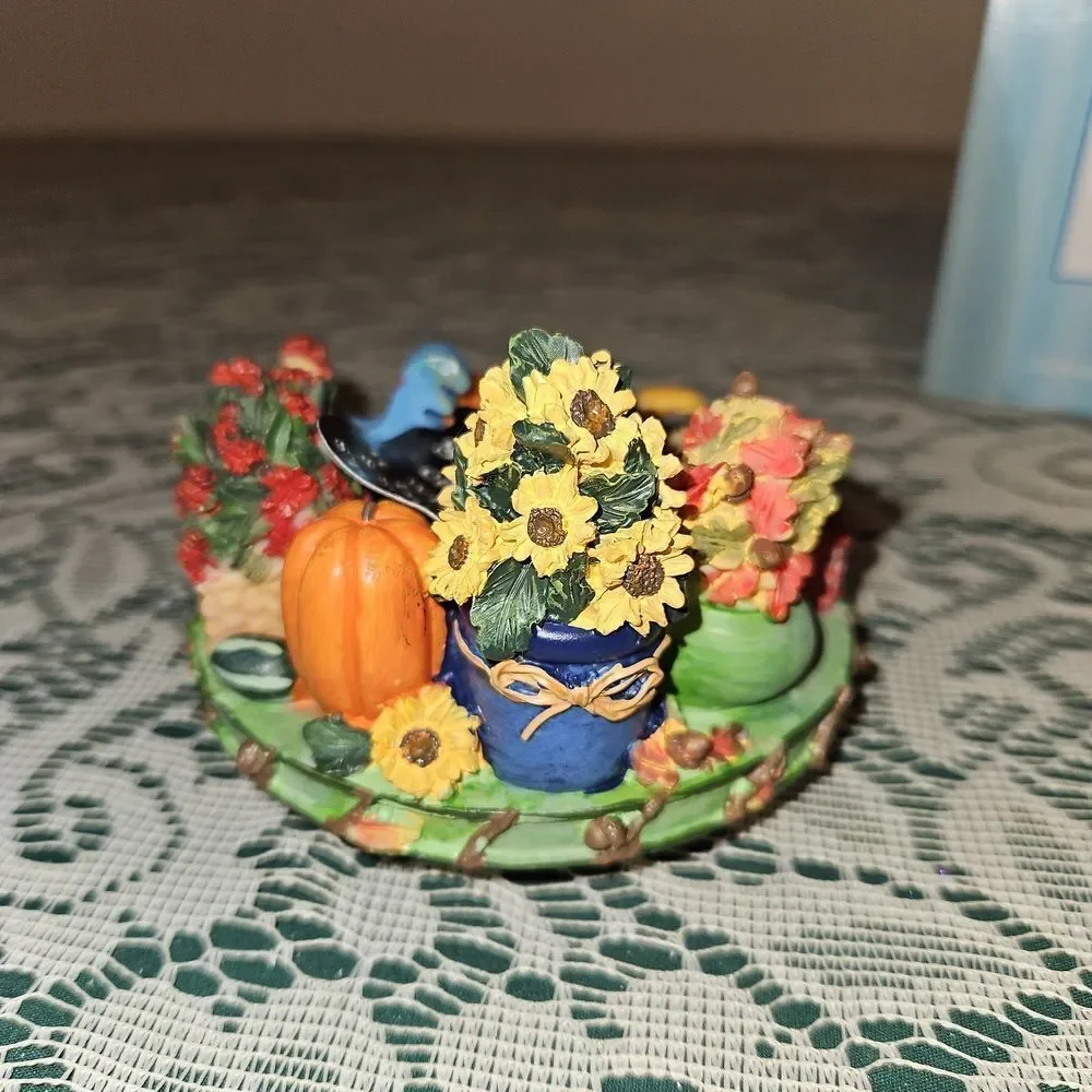 Old Virginia Candle Capper Acorns & Leaves Decor